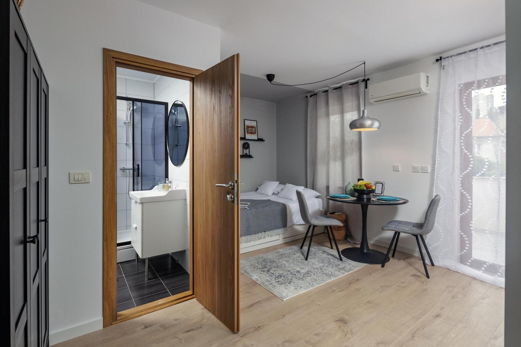 Agostini - Contactless Apartments Vukovarska 里耶卡 外观 照片